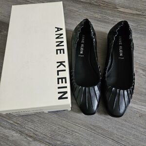 Anne Klein Black Pleated Flats